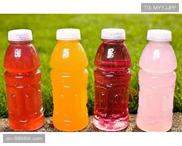 莱万一天喝几瓶运动饮料？普通人喝完就飙车了吧我看！