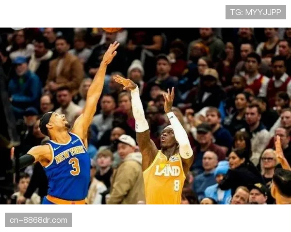 本·华莱士内线防守专注高效，关键抢断助阵骑士季后赛表现提升