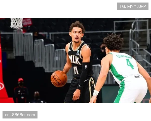 特雷·杨挡拆拉开空间，较上赛季更注重传导