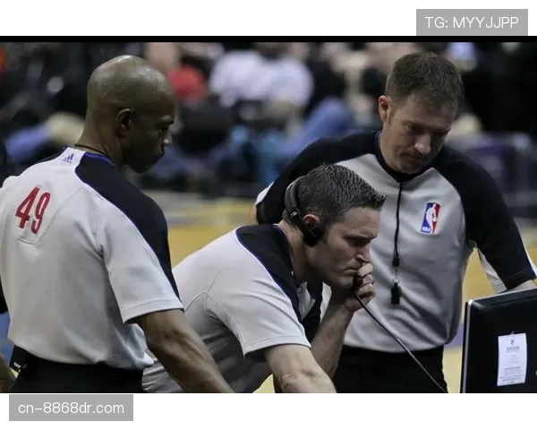 争议球的最新判罚流程与篮球规则解析